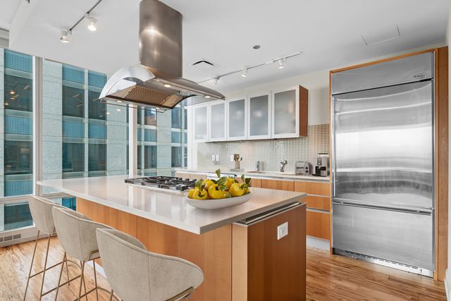 340 E RANDOLPH Street 907, Chicago, IL 60601