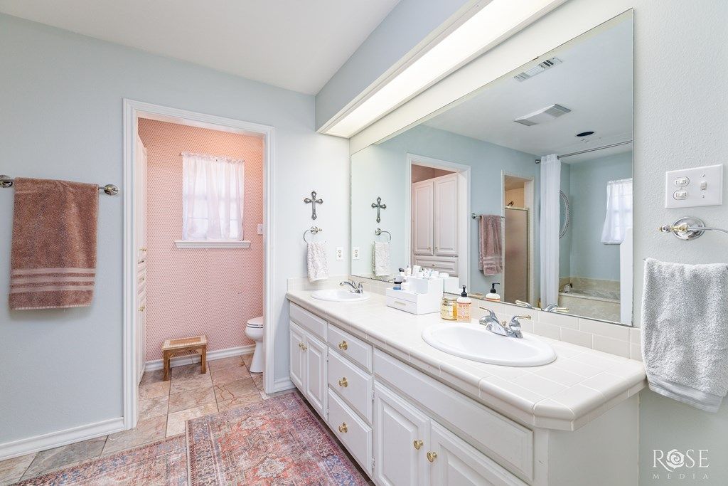 Image 13 of property listing at 5410 Lake Tr Court, San Angelo, TX 76904