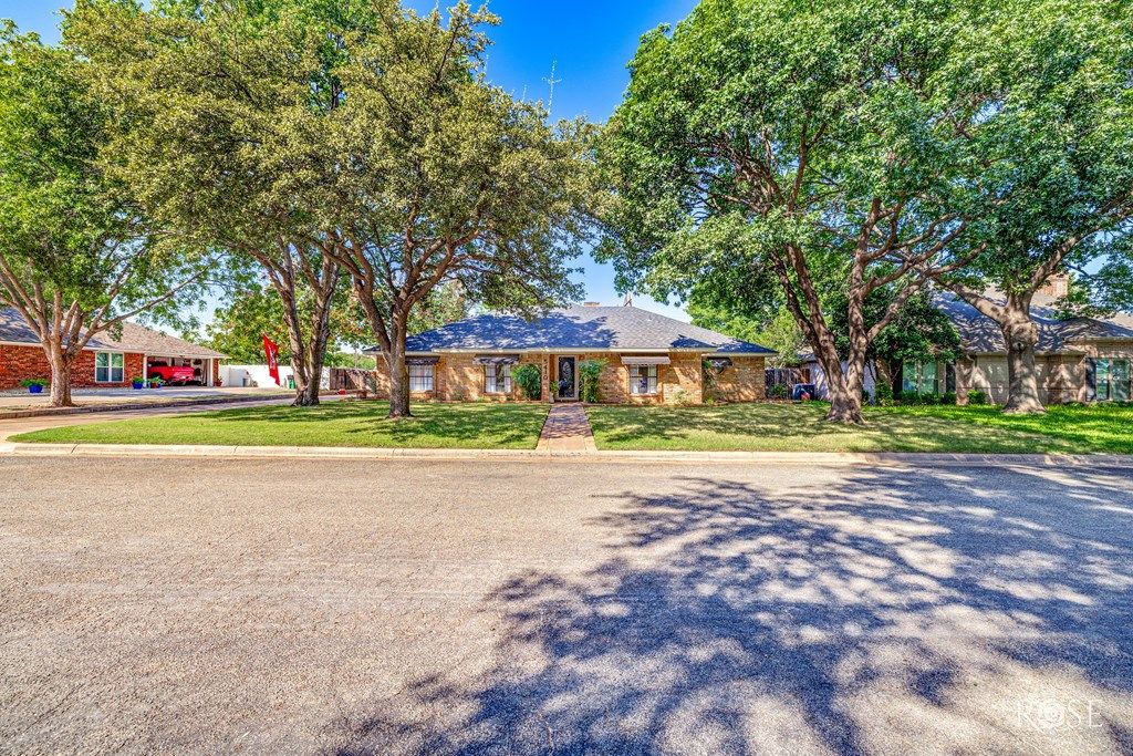 Image 31 of property listing at 5410 Lake Tr Court, San Angelo, TX 76904