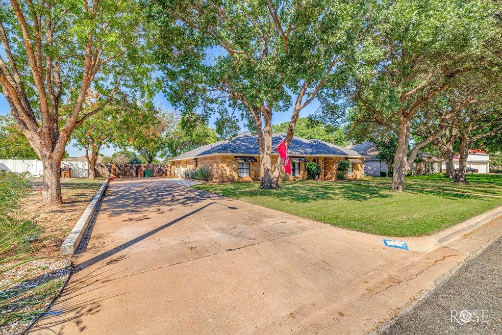 Image 32 of property listing at 5410 Lake Tr Court, San Angelo, TX 76904