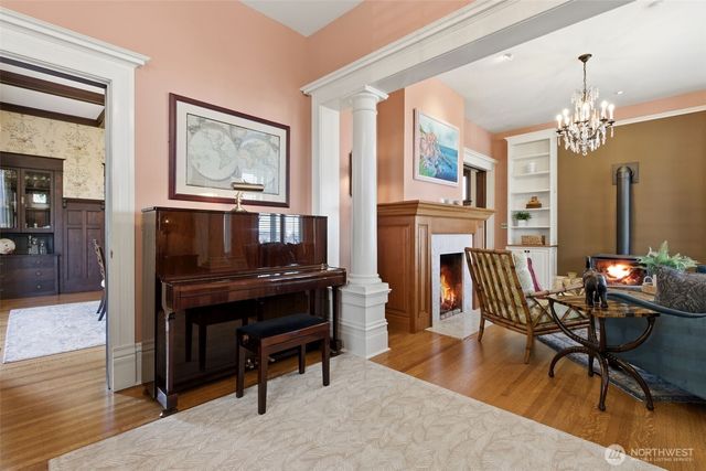 522 N E Street, Tacoma, WA 98403