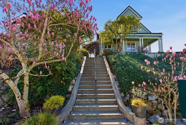 522 N E Street, Tacoma, WA 98403