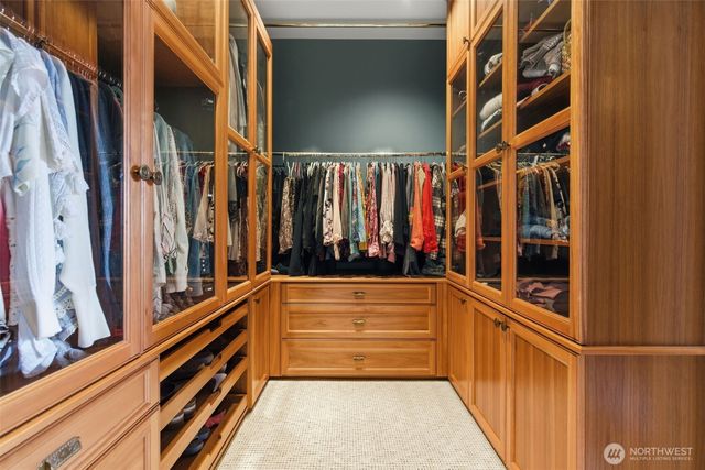 522 N E Street, Tacoma, WA 98403