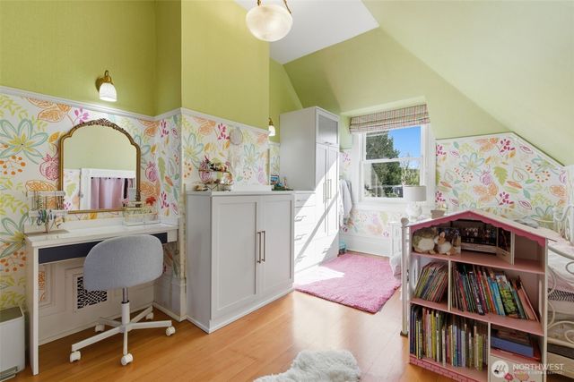 522 N E Street, Tacoma, WA 98403