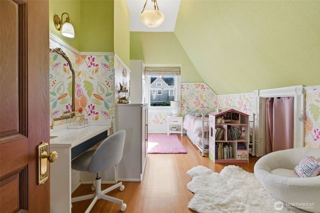 522 N E Street, Tacoma, WA 98403