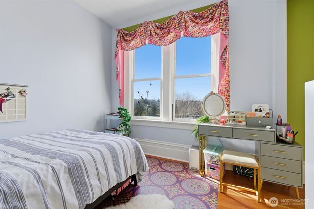 522 N E Street, Tacoma, WA 98403