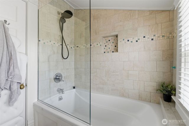 522 N E Street, Tacoma, WA 98403