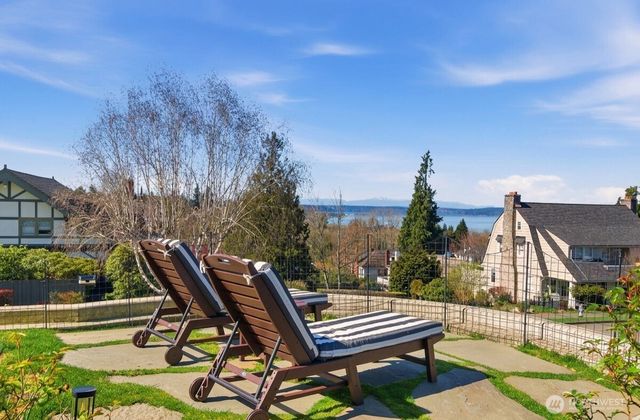 522 N E Street, Tacoma, WA 98403