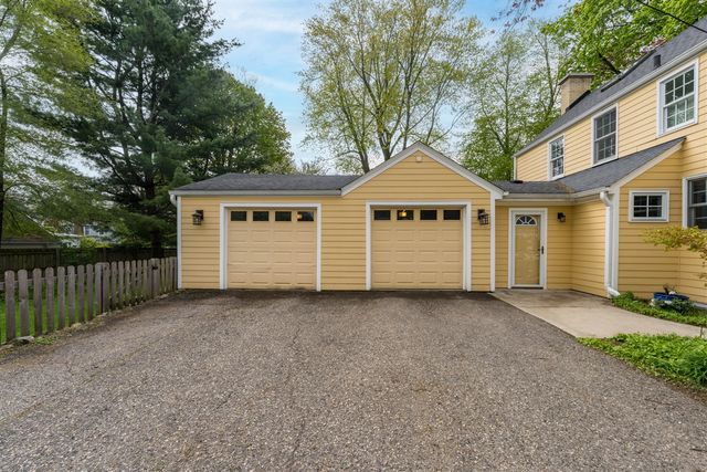 2801 Duchess Drive, Kalamazoo, MI 49008