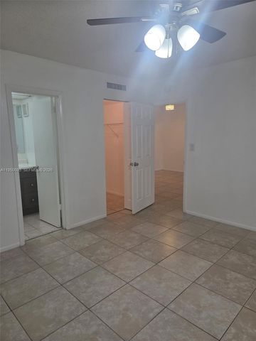 7825 Fairview Dr 203, Tamarac, FL 33321