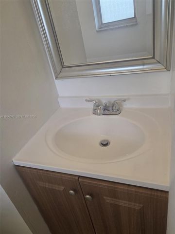 7825 Fairview Dr 203, Tamarac, FL 33321