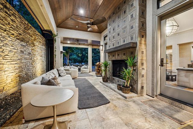 420 Pinewold Drive, Houston, TX 77056