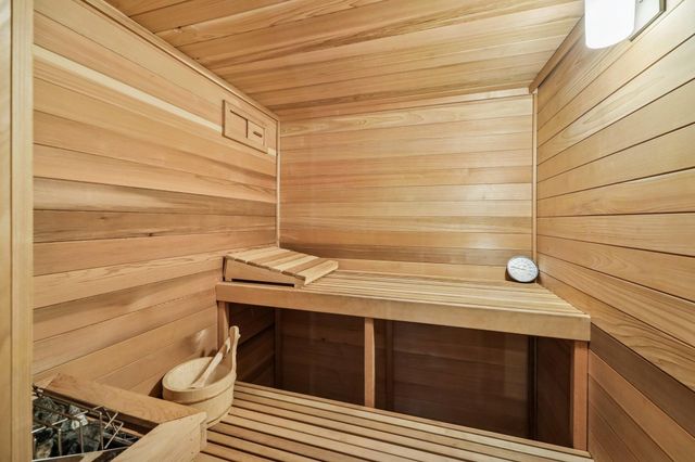 420 Pinewold Drive, Houston, TX 77056