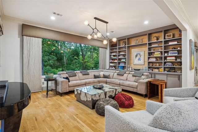 420 Pinewold Drive, Houston, TX 77056