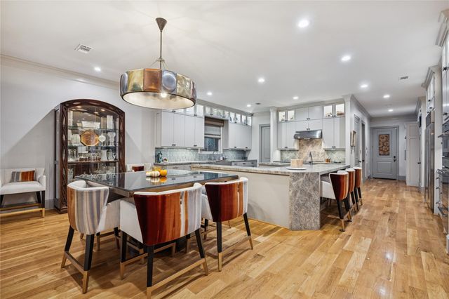 420 Pinewold Drive, Houston, TX 77056