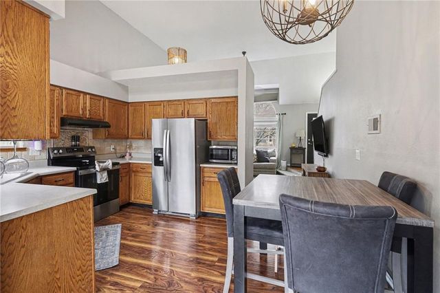 1126 E Charlotte Town Road, Olathe, KS 66061