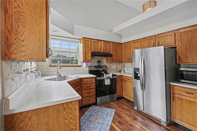 1126 E Charlotte Town Road, Olathe, KS 66061