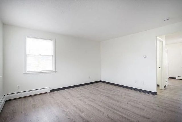 878-880 Saint James Ave, Springfield, MA 01104