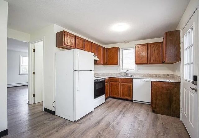 878-880 Saint James Ave, Springfield, MA 01104