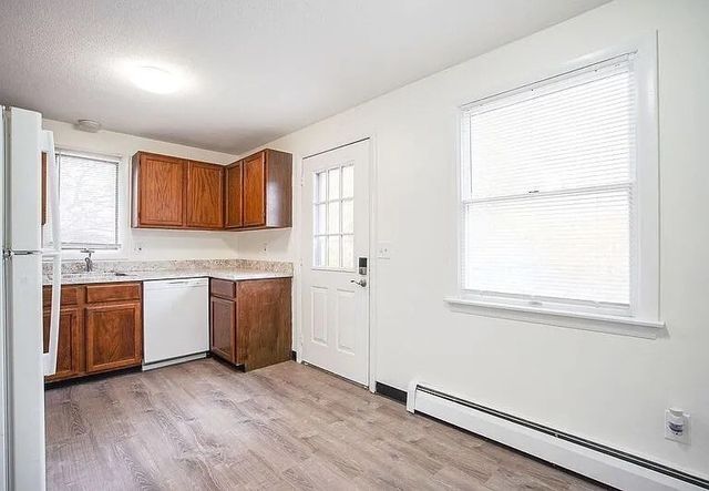 878-880 Saint James Ave, Springfield, MA 01104