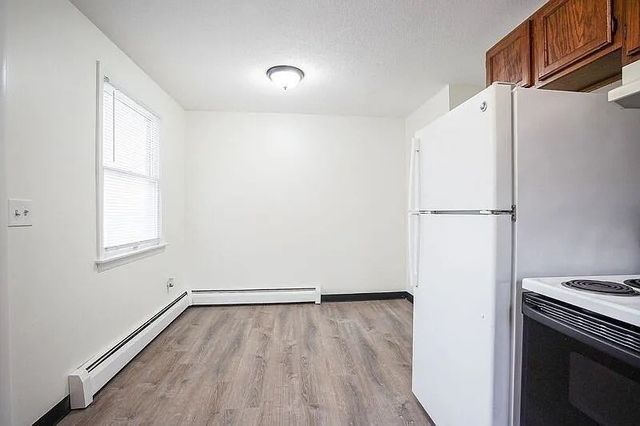 878-880 Saint James Ave, Springfield, MA 01104