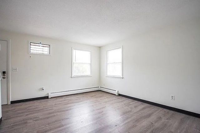 878-880 Saint James Ave, Springfield, MA 01104