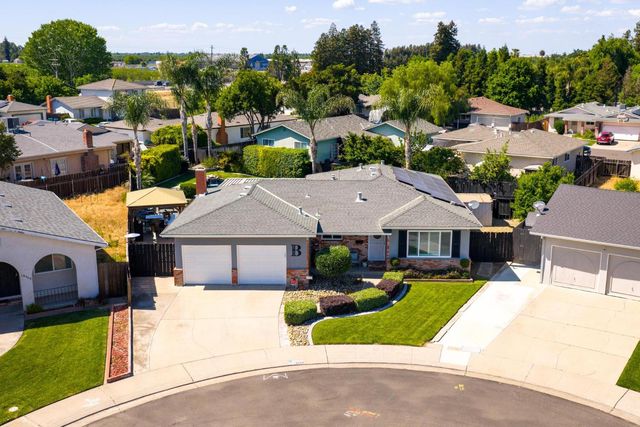 5743 Mohican Dr, Manteca, CA 95336