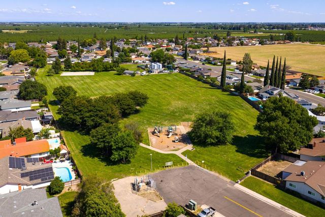5743 Mohican Dr, Manteca, CA 95336
