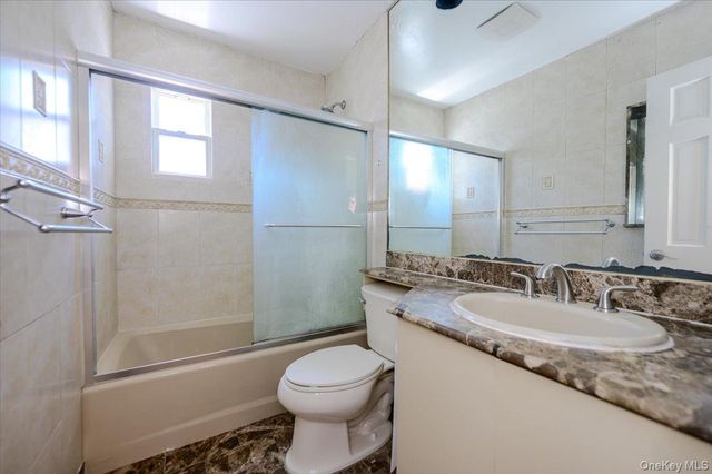567 Oxford Road, Cedarhurst, NY 11516