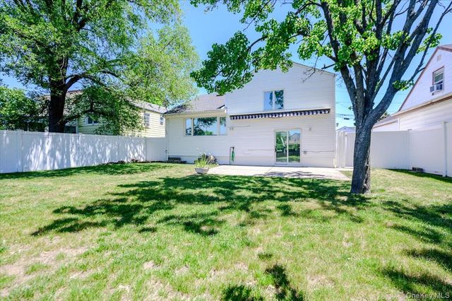 567 Oxford Road, Cedarhurst, NY 11516
