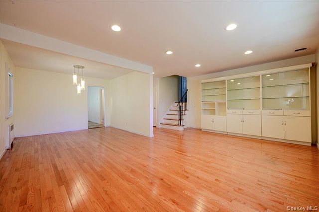 567 Oxford Road, Cedarhurst, NY 11516