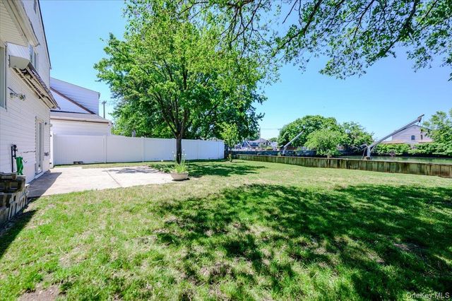 567 Oxford Road, Cedarhurst, NY 11516