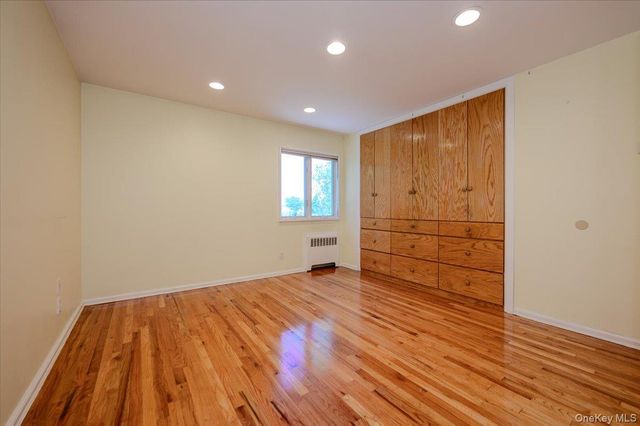 567 Oxford Road, Cedarhurst, NY 11516