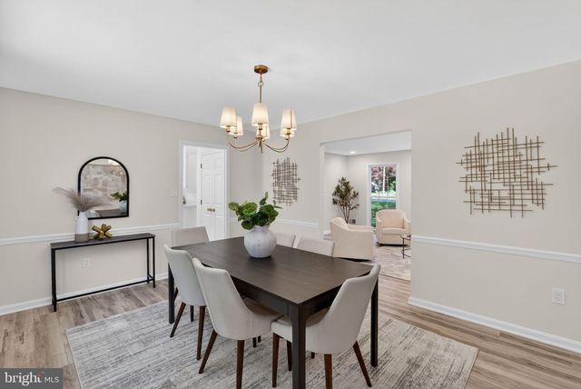 8705 QUEEN ELIZABETH BLVD, Annandale, VA 22003