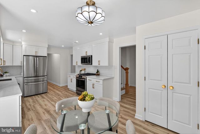8705 QUEEN ELIZABETH BLVD, Annandale, VA 22003