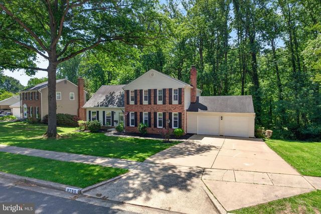 8705 QUEEN ELIZABETH BLVD, Annandale, VA 22003