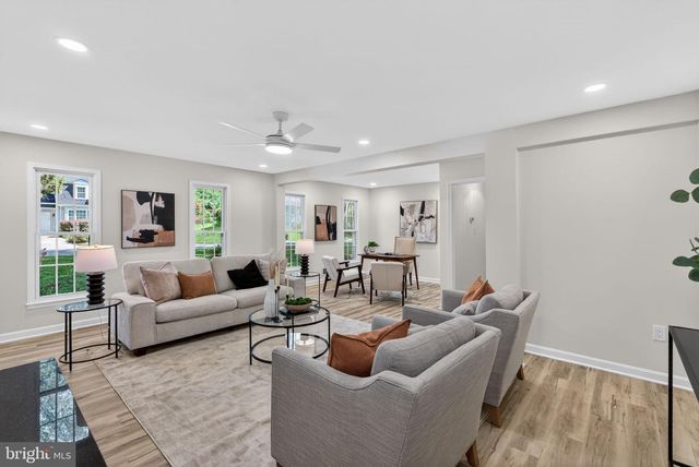 8705 QUEEN ELIZABETH BLVD, Annandale, VA 22003