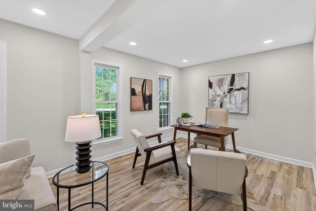 8705 QUEEN ELIZABETH BLVD, Annandale, VA 22003