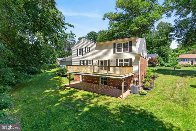 8705 QUEEN ELIZABETH BLVD, Annandale, VA 22003