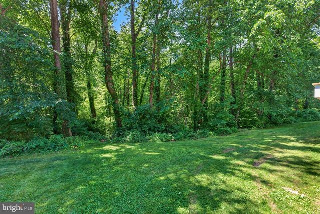 8705 QUEEN ELIZABETH BLVD, Annandale, VA 22003