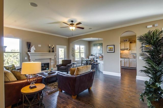 118 Falls Creek Drive, Georgetown, KY 40324