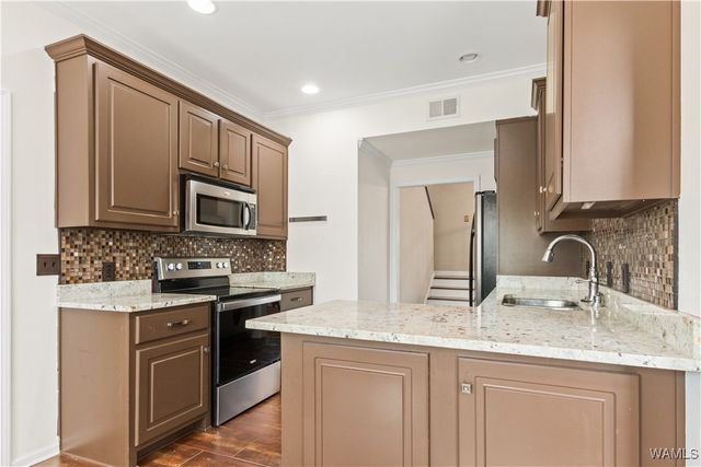 11304 ST JAMES, Northport, AL 35475