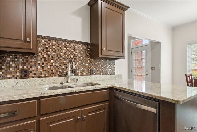 11304 ST JAMES, Northport, AL 35475