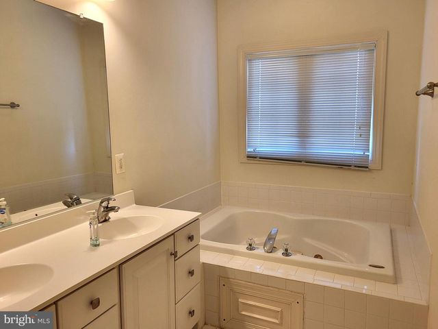 14051 ROCKINGHAM RD, Germantown, MD 20874