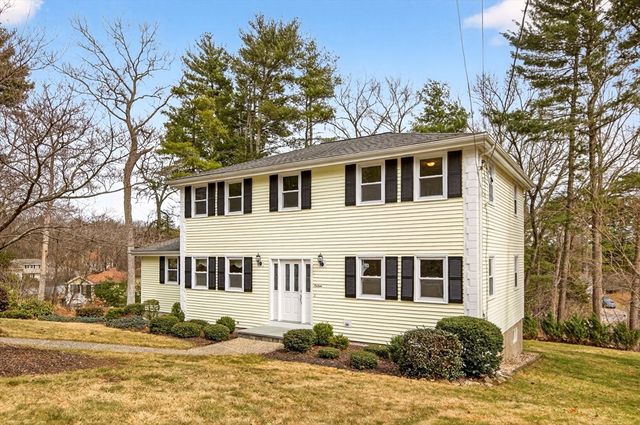 16 Eastmount Road, Medfield, MA 02052