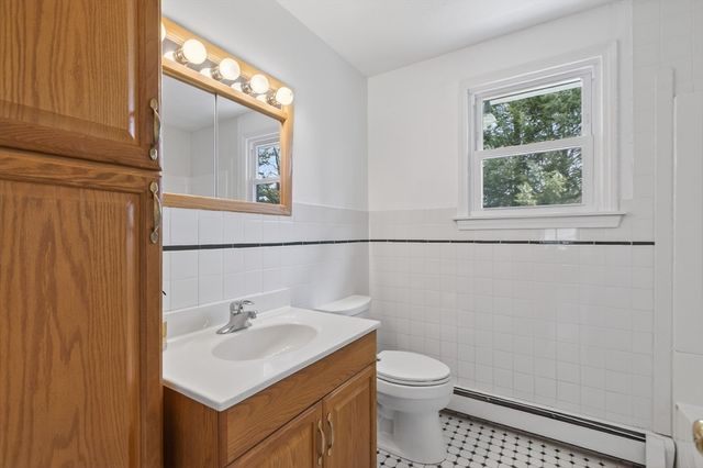 16 Eastmount Road, Medfield, MA 02052