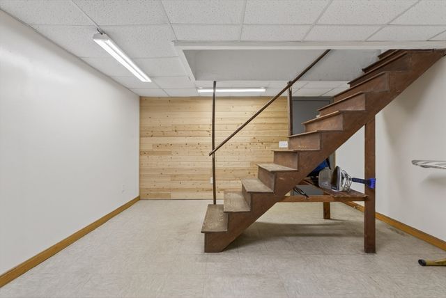 16 Eastmount Road, Medfield, MA 02052