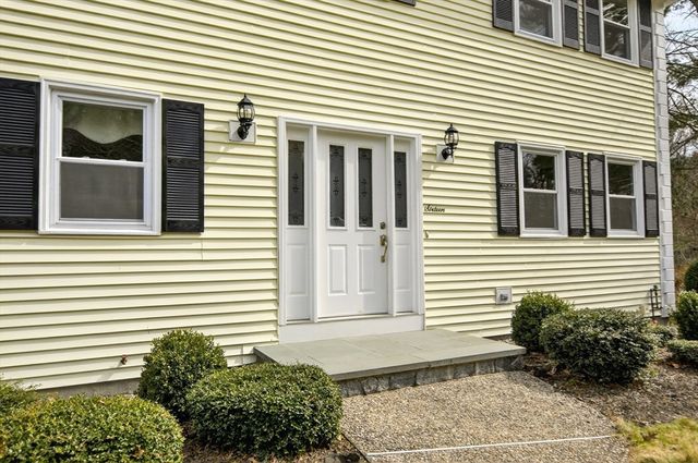 16 Eastmount Road, Medfield, MA 02052