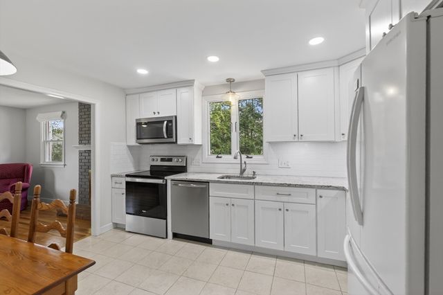16 Eastmount Road, Medfield, MA 02052