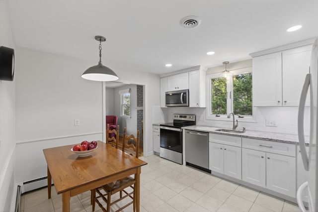 16 Eastmount Road, Medfield, MA 02052